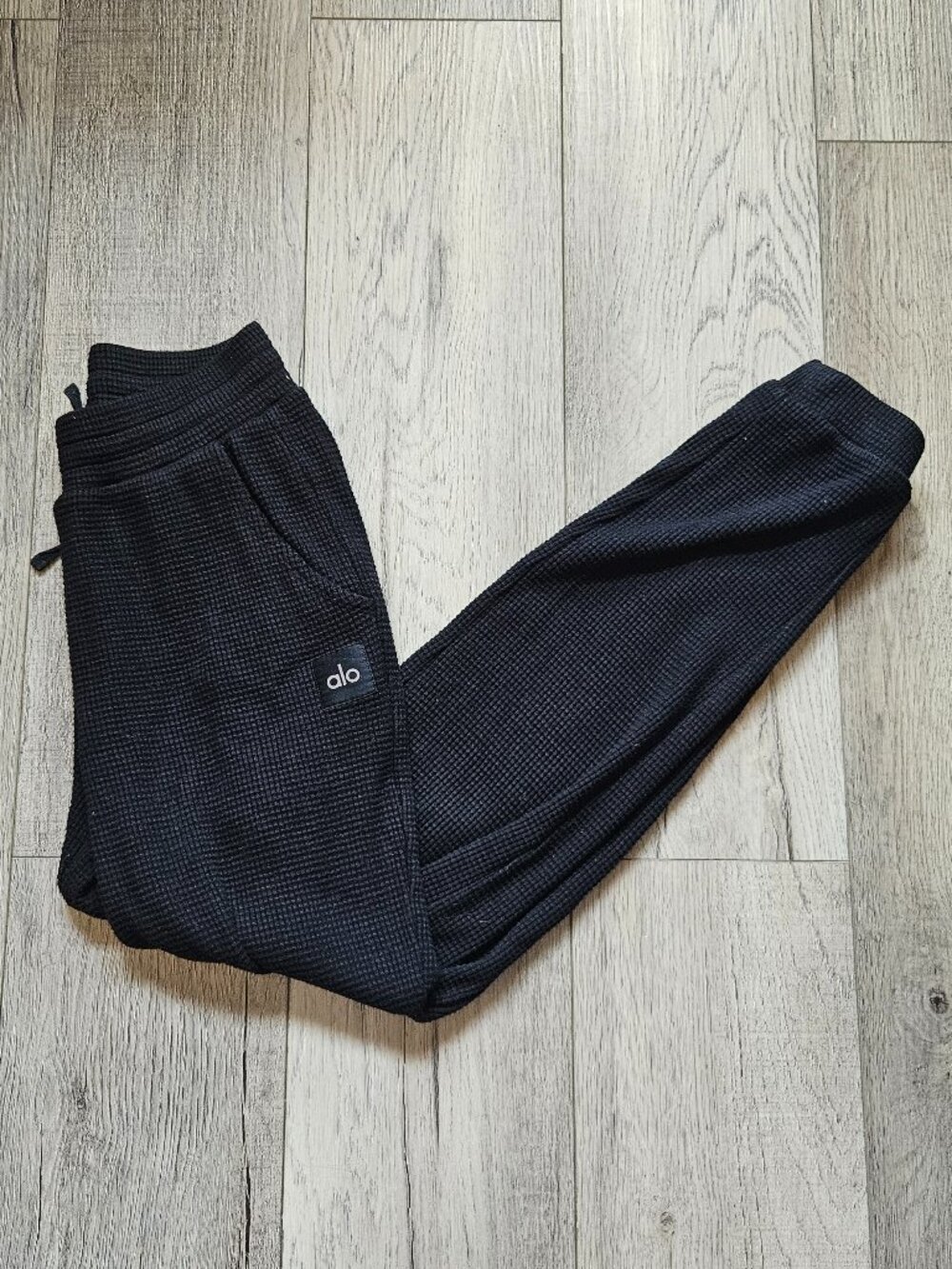 Alo Yoga Black Waffle Knit Joggers Thermal Lounge Sweatpants Patch Logo Womens